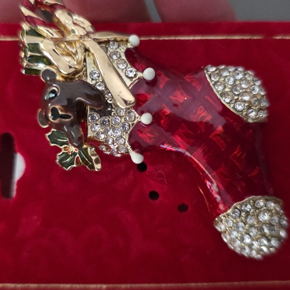 Holiday Stocking Brooch - Picture 2 of 3